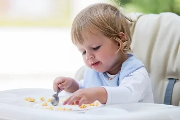 10 Tips Nutrisi untuk Memperkuat Penglihatan Anak