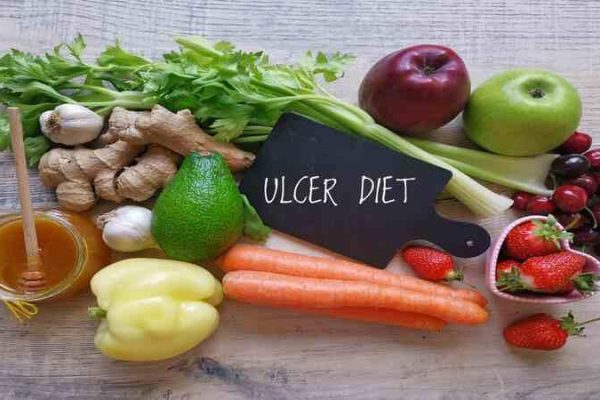 10 Makanan yang Harus Dihindari Penderita Maag