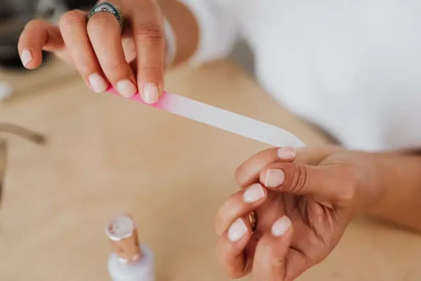 7 Tips Merawat Kuku agar Tangan Tampak Sehat dan Rapi 7 Tips Merawat Kuku agar Tangan Tampak Sehat dan Rapi