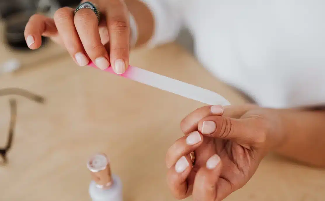 7 Tips Merawat Kuku agar Tangan Tampak Sehat dan Rapi