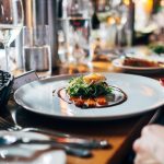 5 Tips Memilih Menu Diet Saat Makan di Luar