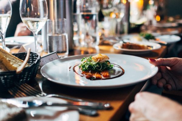 5 Tips Memilih Menu Diet Saat Makan di Luar 5 Tips Memilih Menu Diet Saat Makan di Luar