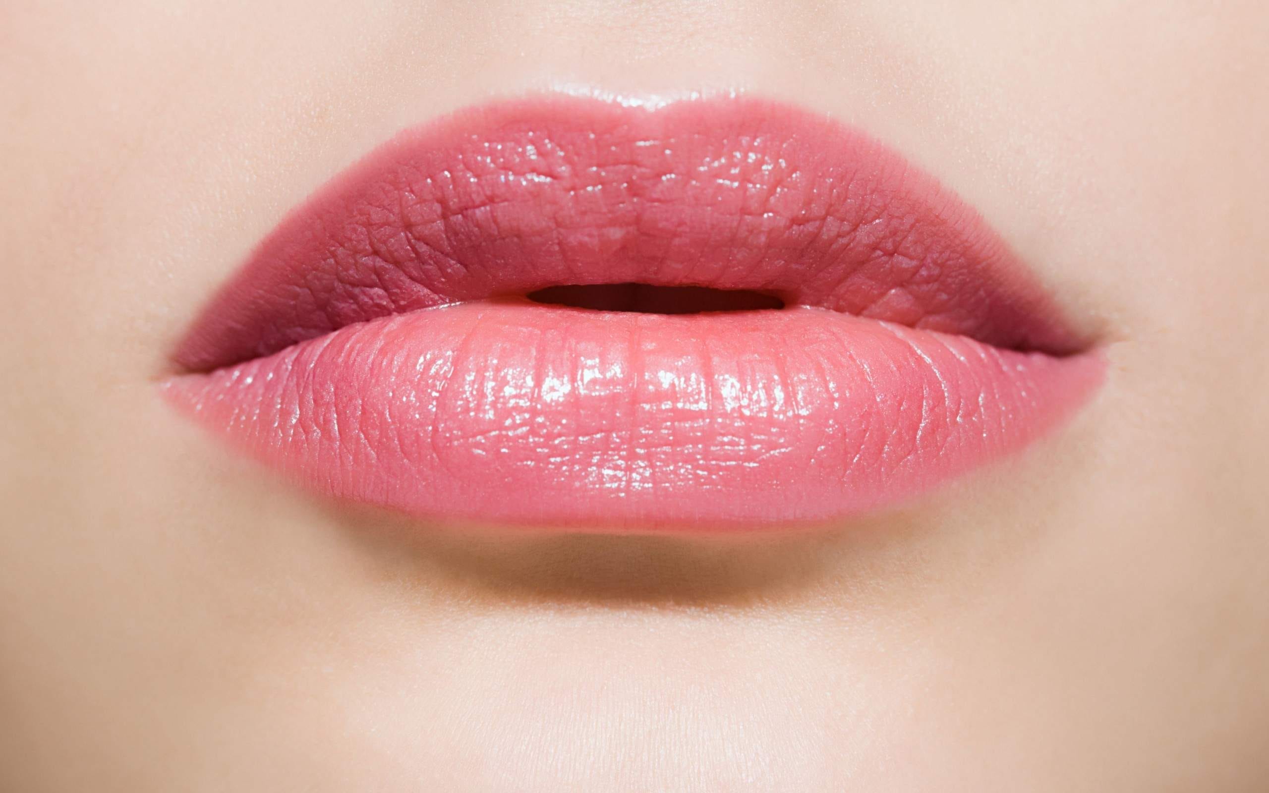 10 Tips Bibir Sehat dan Lembut Tanpa Perlu Produk Mahal